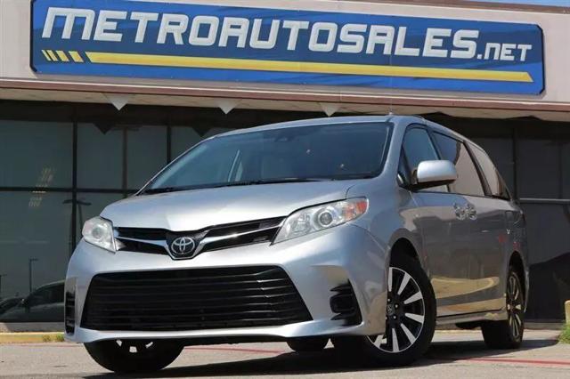 2020 Toyota Sienna LE for sale in Arlington, TX