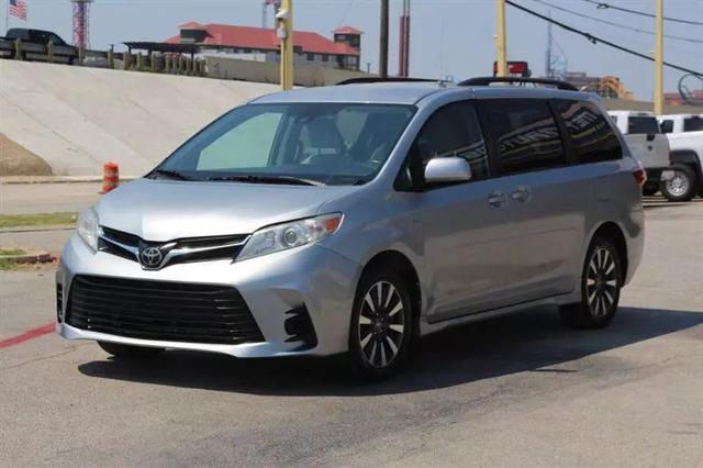 2020 Toyota Sienna LE