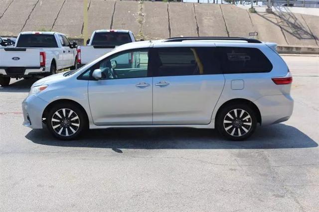 2020 Toyota Sienna LE