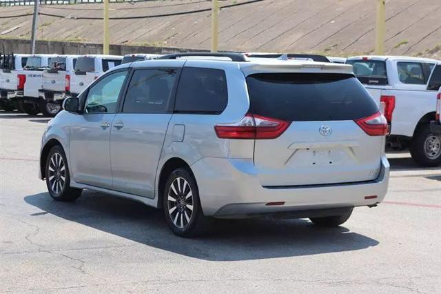 2020 Toyota Sienna LE