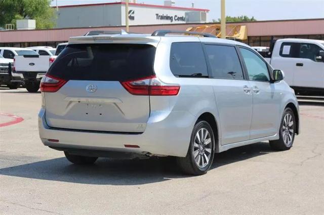 2020 Toyota Sienna LE
