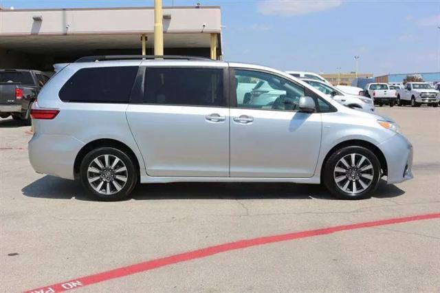 2020 Toyota Sienna LE