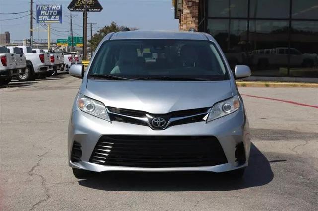 2020 Toyota Sienna LE