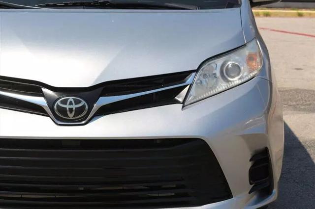 2020 Toyota Sienna LE