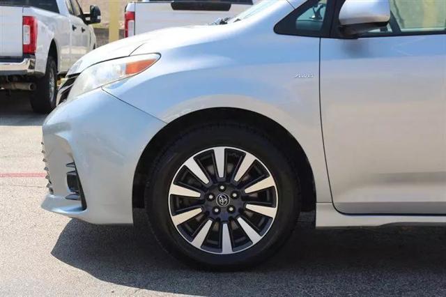 2020 Toyota Sienna LE