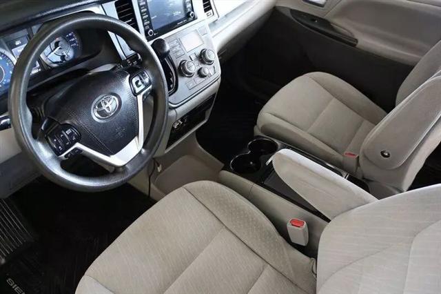2020 Toyota Sienna LE