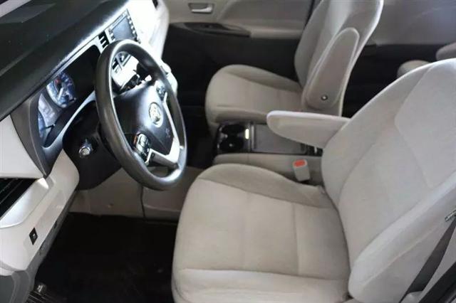 2020 Toyota Sienna LE