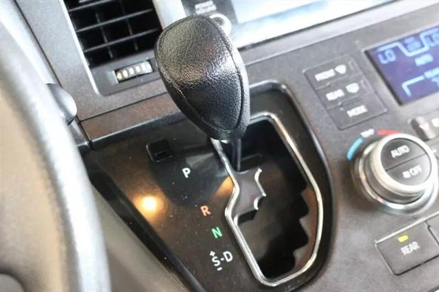 2020 Toyota Sienna LE
