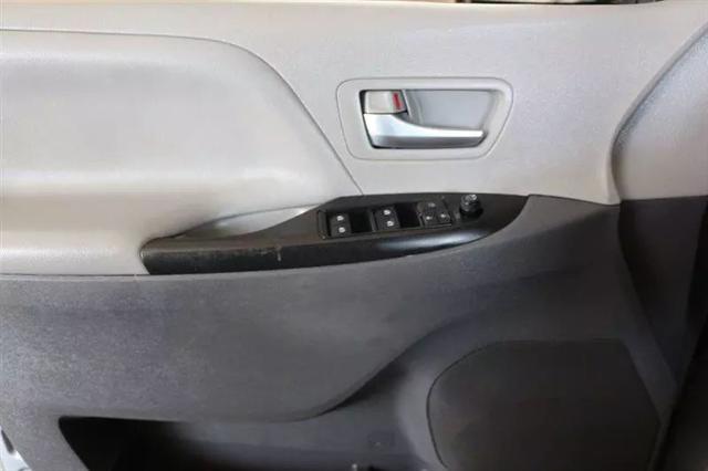 2020 Toyota Sienna LE