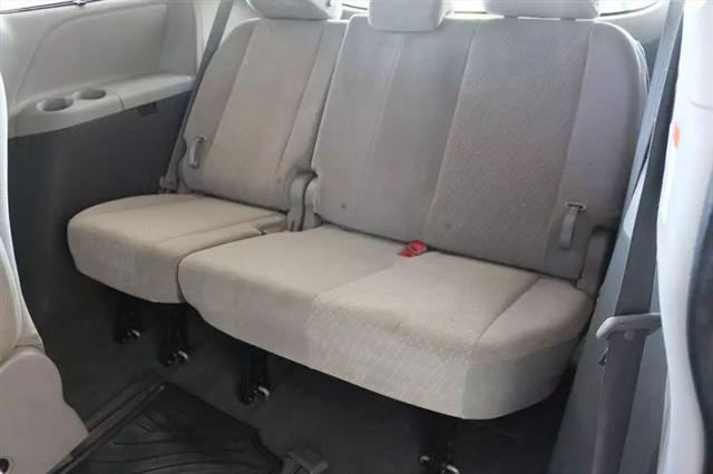 2020 Toyota Sienna LE