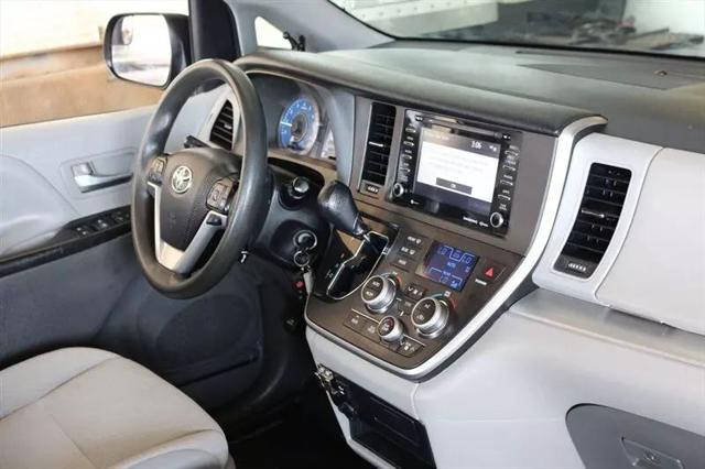 2020 Toyota Sienna LE