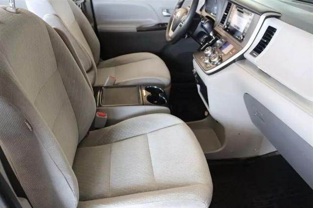 2020 Toyota Sienna LE