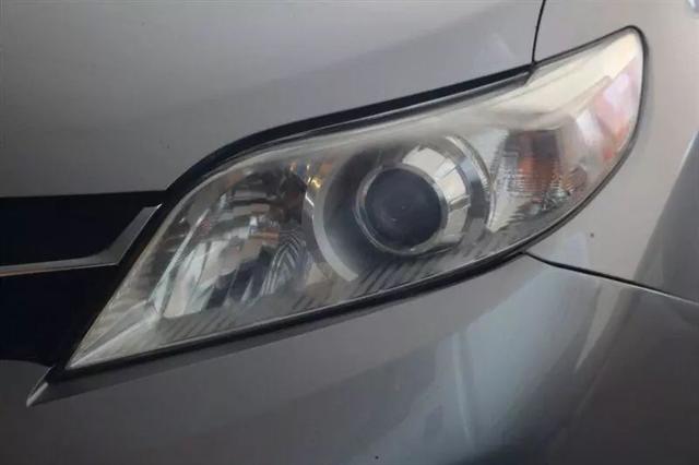 2020 Toyota Sienna LE