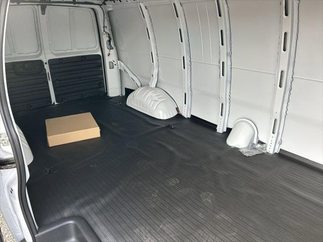 2025 GMC Savana Cargo RWD 2500 Extended Wheelbase Work Van
