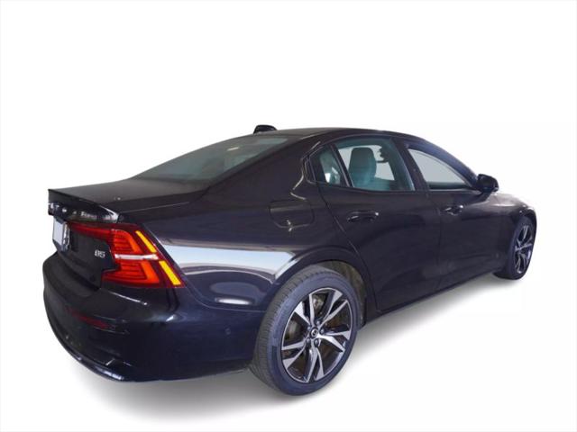 2024 Volvo S60 B5 Plus Dark Theme