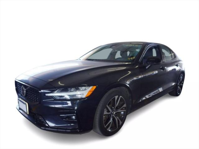 2024 Volvo S60 B5 Plus Dark Theme
