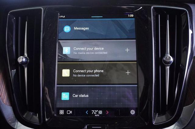 2024 Volvo S60 B5 Plus Dark Theme
