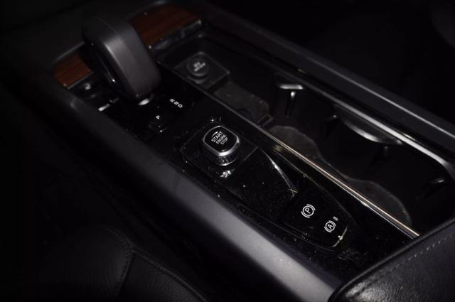 2024 Volvo S60 B5 Plus Dark Theme