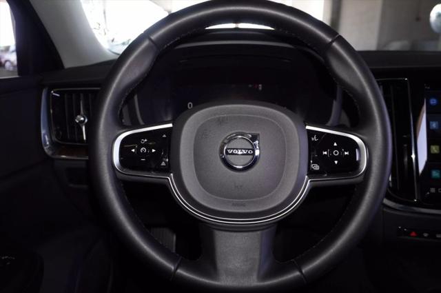 2024 Volvo S60 B5 Plus Dark Theme