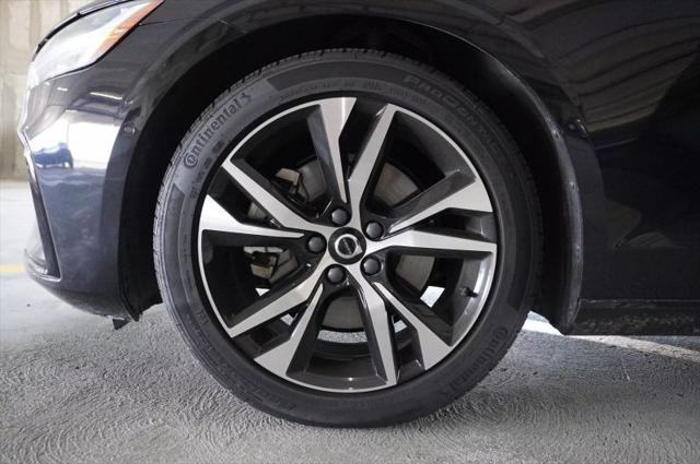 2024 Volvo S60 B5 Plus Dark Theme