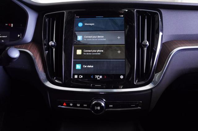 2024 Volvo S60 B5 Plus Dark Theme