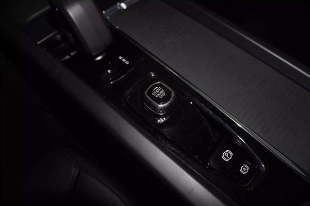 2024 Volvo S60 B5 Plus Dark Theme