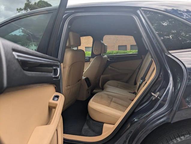 2018 Porsche Macan Base
