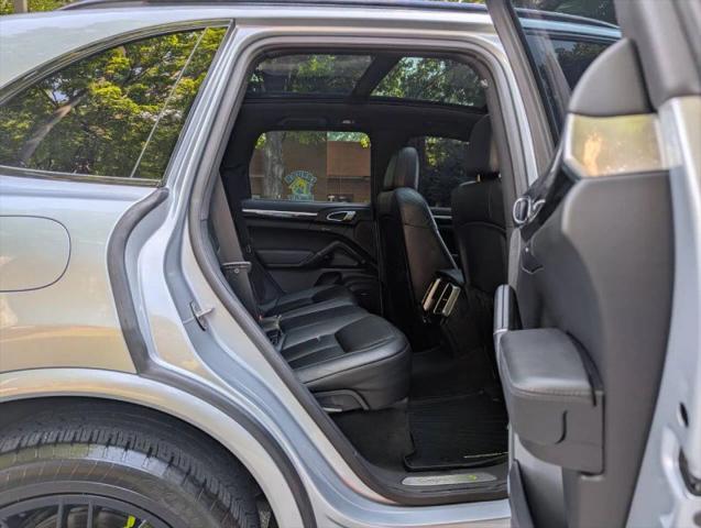 2018 Porsche Cayenne E-Hybrid S Platinum Edition