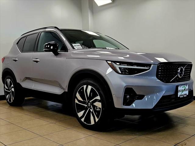 2026 Volvo XC40 Plus, B5 AWD Gas (mild hybrid), Dark