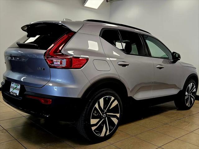 2026 Volvo XC40 Plus, B5 AWD Gas (mild hybrid), Dark