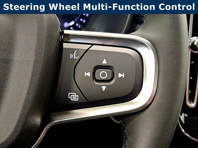 2026 Volvo XC40 Plus, B5 AWD Gas (mild hybrid), Dark