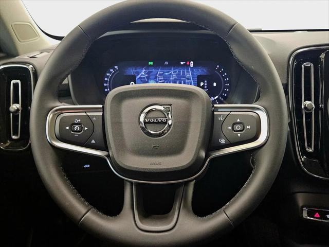 2026 Volvo XC40 Plus, B5 AWD Gas (mild hybrid), Dark