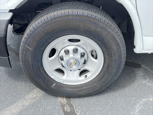 2025 Chevrolet Express Cargo Van RWD 2500 Regular Wheelbase WT