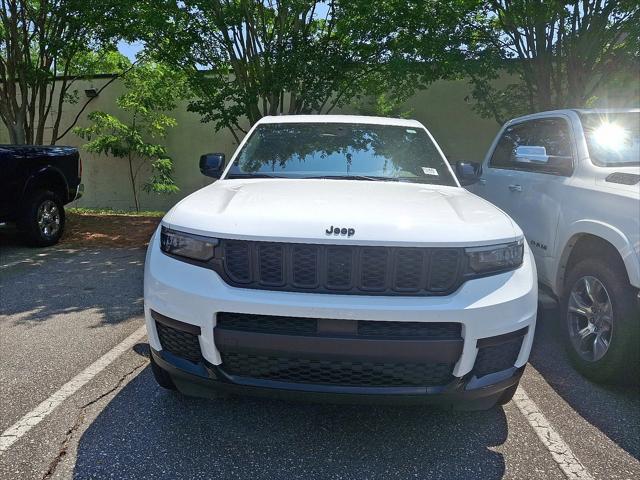 2025 Jeep Grand Cherokee L Altitude 4x4