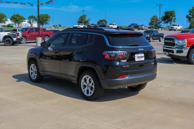 2025 Jeep Compass COMPASS LATITUDE 4X4