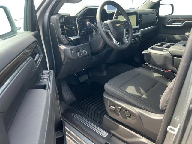 2025 Chevrolet Silverado 1500 4WD Crew Cab Short Bed LT with 2FL
