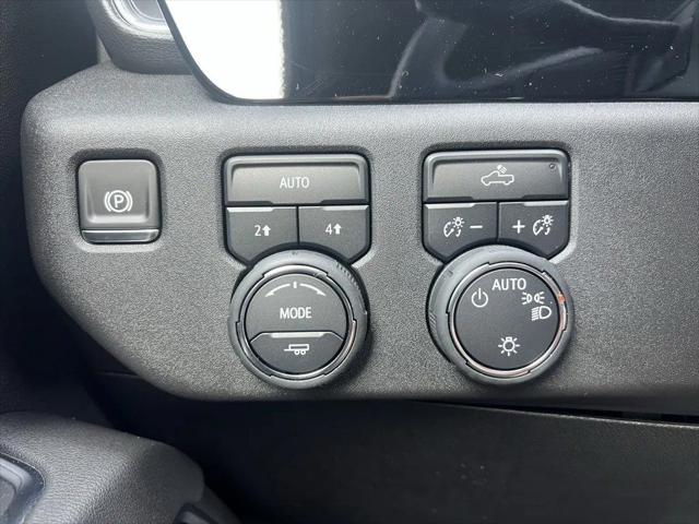 2025 Chevrolet Silverado 1500 4WD Crew Cab Short Bed LT with 2FL