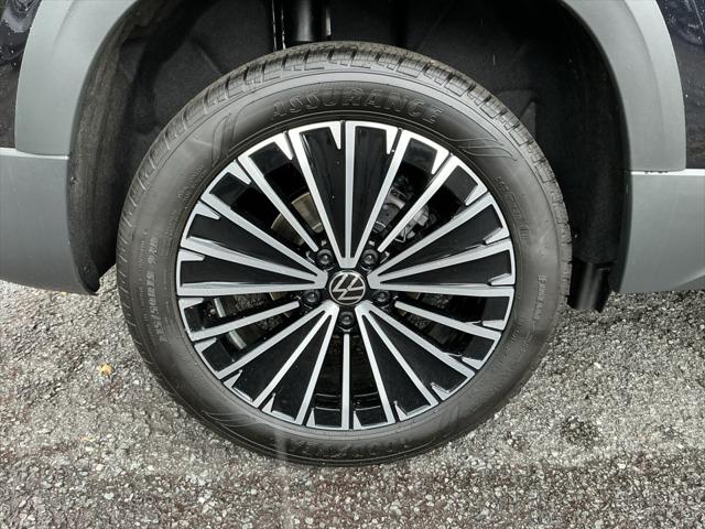 2025 Volkswagen Taos 1.5T SE