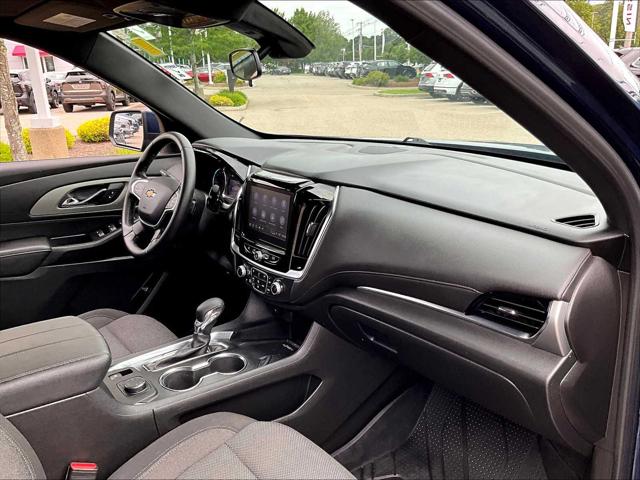 2023 Chevrolet Traverse AWD LT Cloth