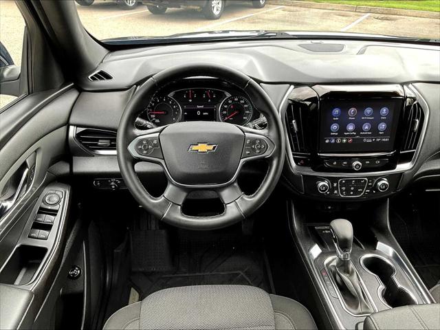 2023 Chevrolet Traverse AWD LT Cloth