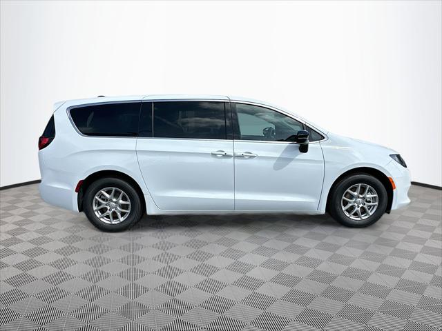 2026 Chrysler Voyager VOYAGER LX