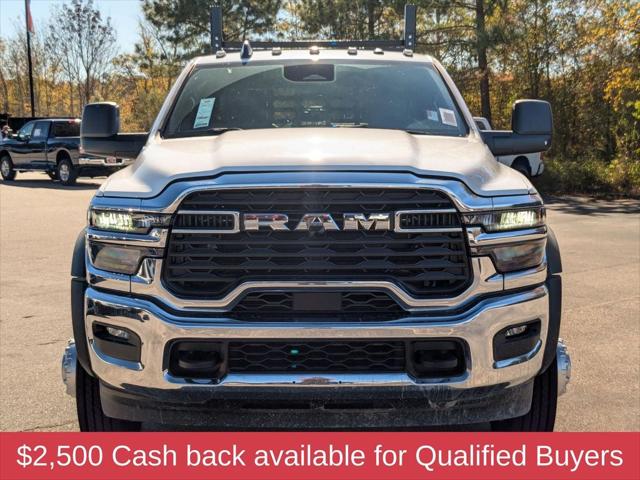 2026 RAM 5500 Chassis RAM 5500 TRADESMAN CHASSIS CREW CAB 4X4 84 CA