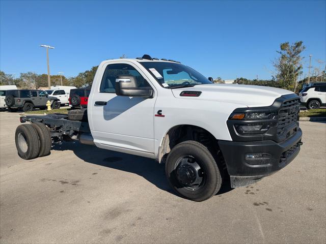 2026 RAM Ram 3500 Chassis Cab RAM 3500 TRADESMAN CHASSIS REGULAR CAB 4X4 84 CA 2026 RAM Ram 3500 Chassis Cab RAM 3500 TRADESMAN CHASSIS REGULAR CAB 4X4 84 CA