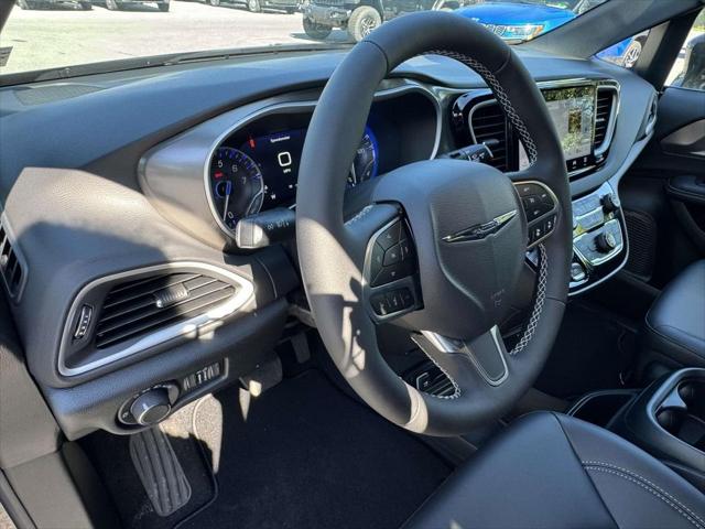 2026 Chrysler Voyager VOYAGER LX