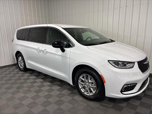 2026 Chrysler Pacifica Select for sale in Celina, OH