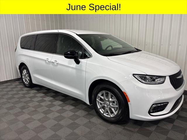 2026 Chrysler Pacifica Select for sale in Celina, OH