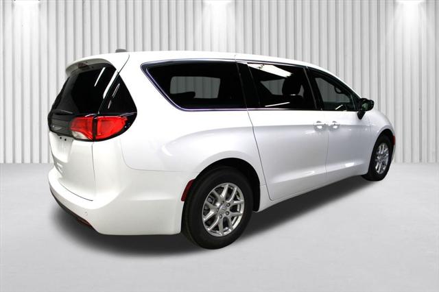 2026 Chrysler Voyager VOYAGER LX