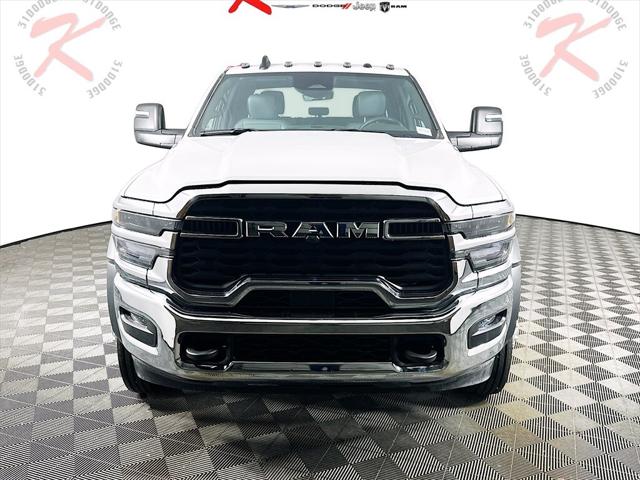 2025 RAM Ram 5500 Chassis Cab RAM 5500 TRADESMAN CHASSIS CREW CAB 4X4 60 CA 2025 RAM Ram 5500 Chassis Cab RAM 5500 TRADESMAN CHASSIS CREW CAB 4X4 60 CA