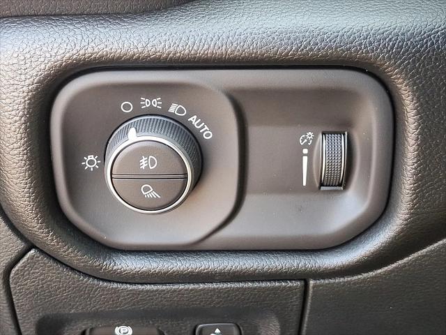 2025 Ram 1500 Big Horn Crew Cab 4x4 5'7" Box