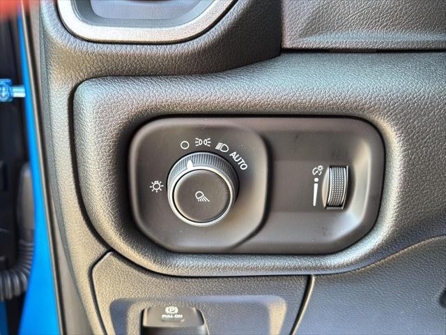 2026 Ram 1500 Tradesman Crew Cab 4x4 57 Box